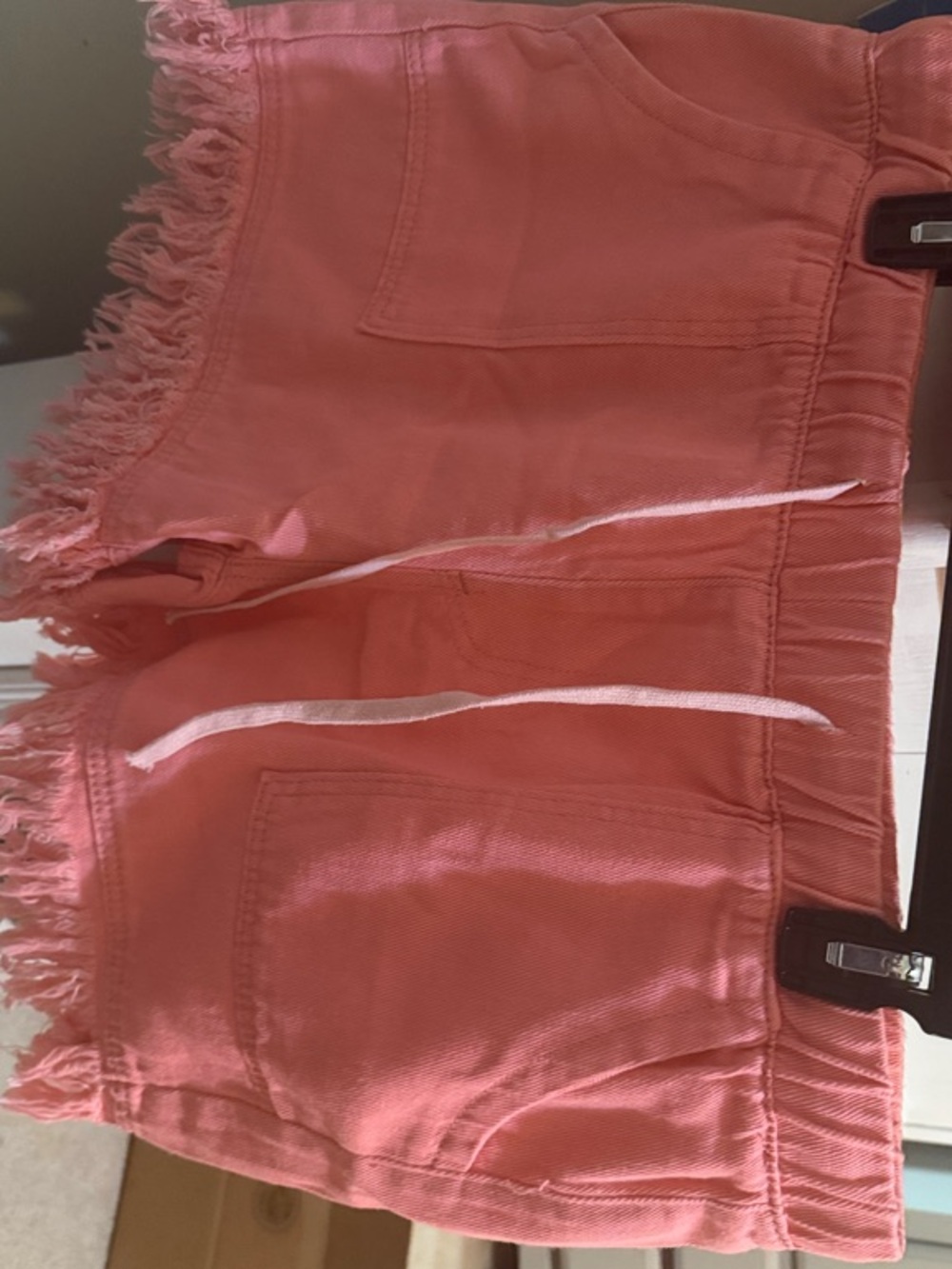 Women’s Frayed Hem Pull-On Shorts in Coral Pink